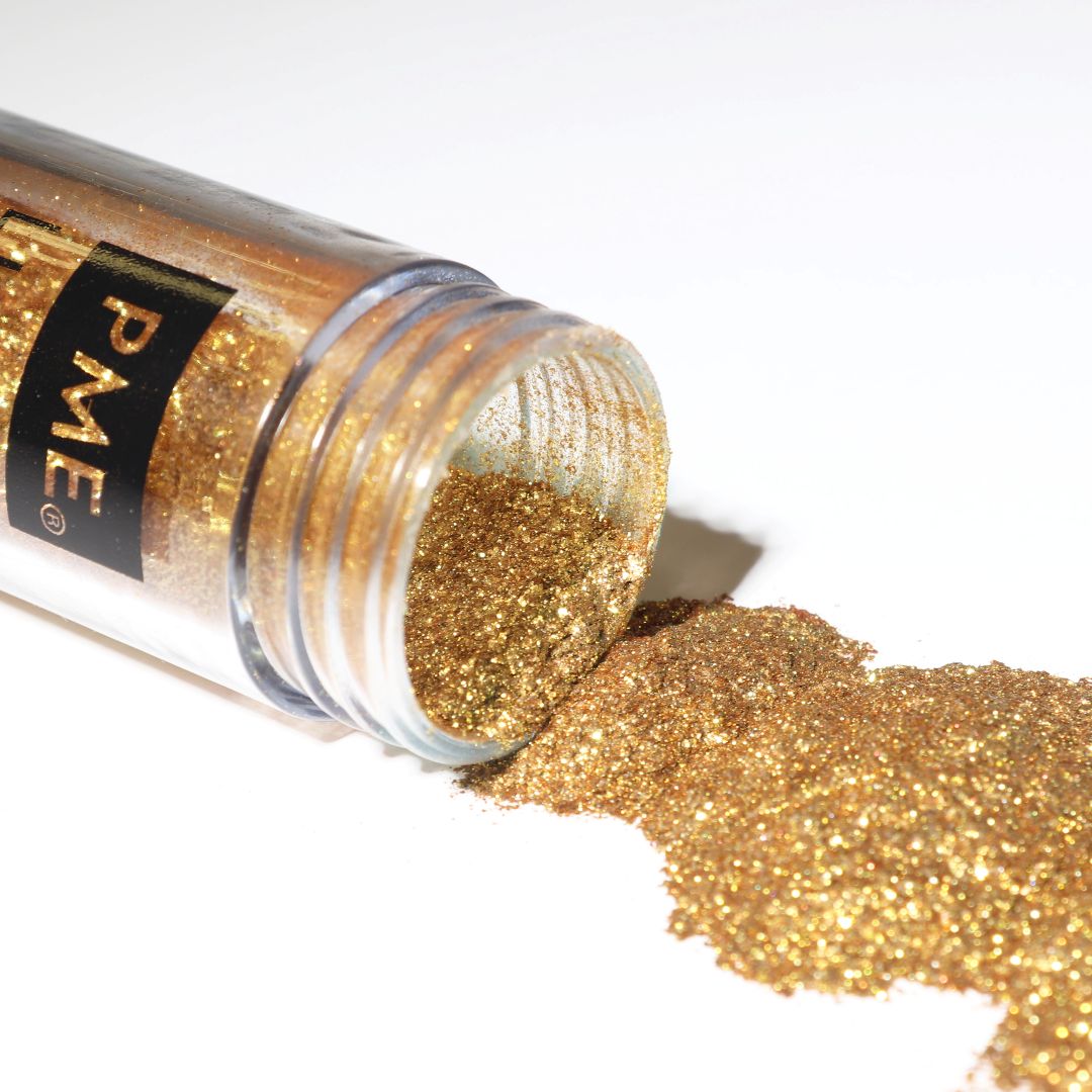 PME Lustre Snow - Gold applied on cake decoration