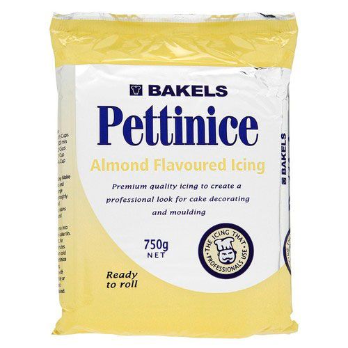 Bakels Almond Icing 750g, almond flavoured ready to roll fondant icing